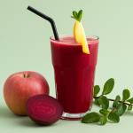 Brennnessel, Apfel, Rote Bete und Brokkoli in einem Glas: Was steckt wirklich dahinter?